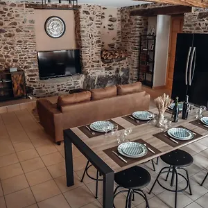 Rare, Belle Maison De 90 M2 Au Pied Du Château Hébergement de vacances Fougères